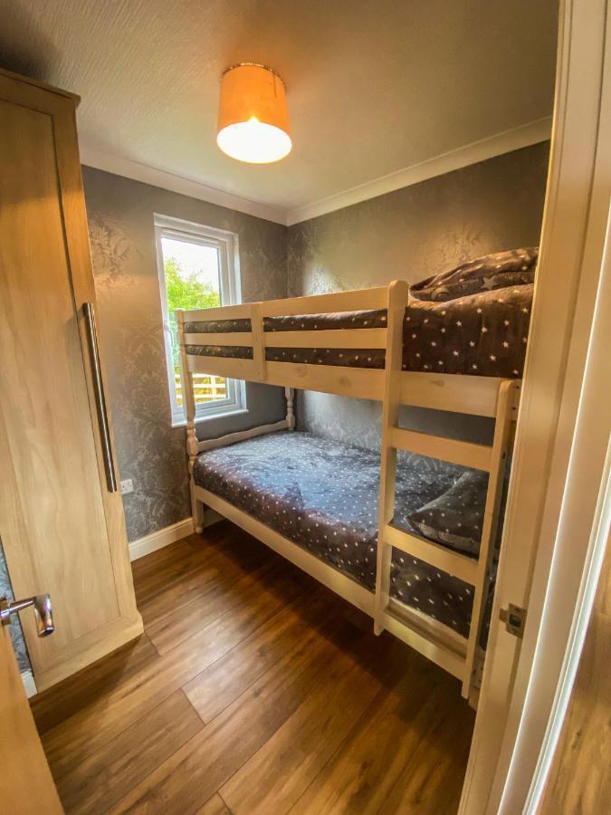 Immaculate 3-Bedroom Private Lodge Near 约克 外观 照片