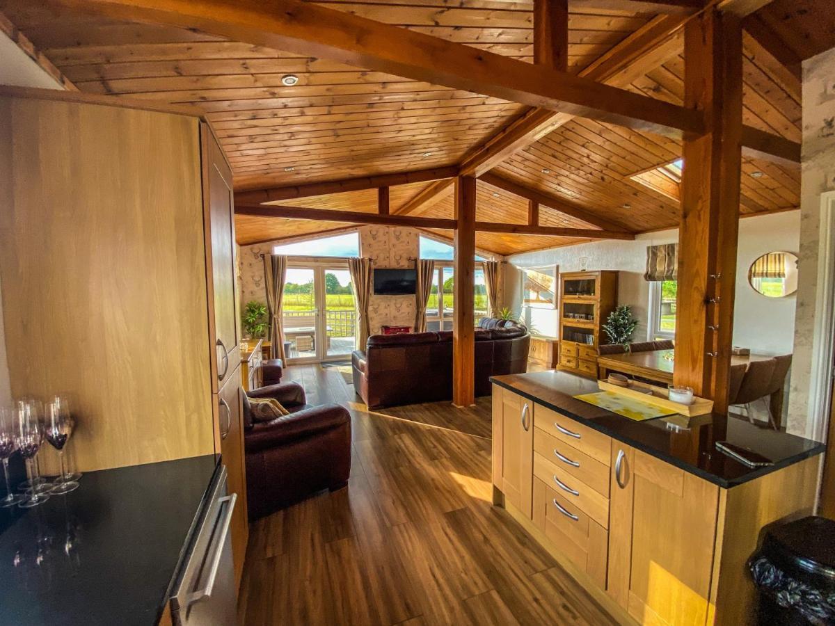 Immaculate 3-Bedroom Private Lodge Near 约克 外观 照片